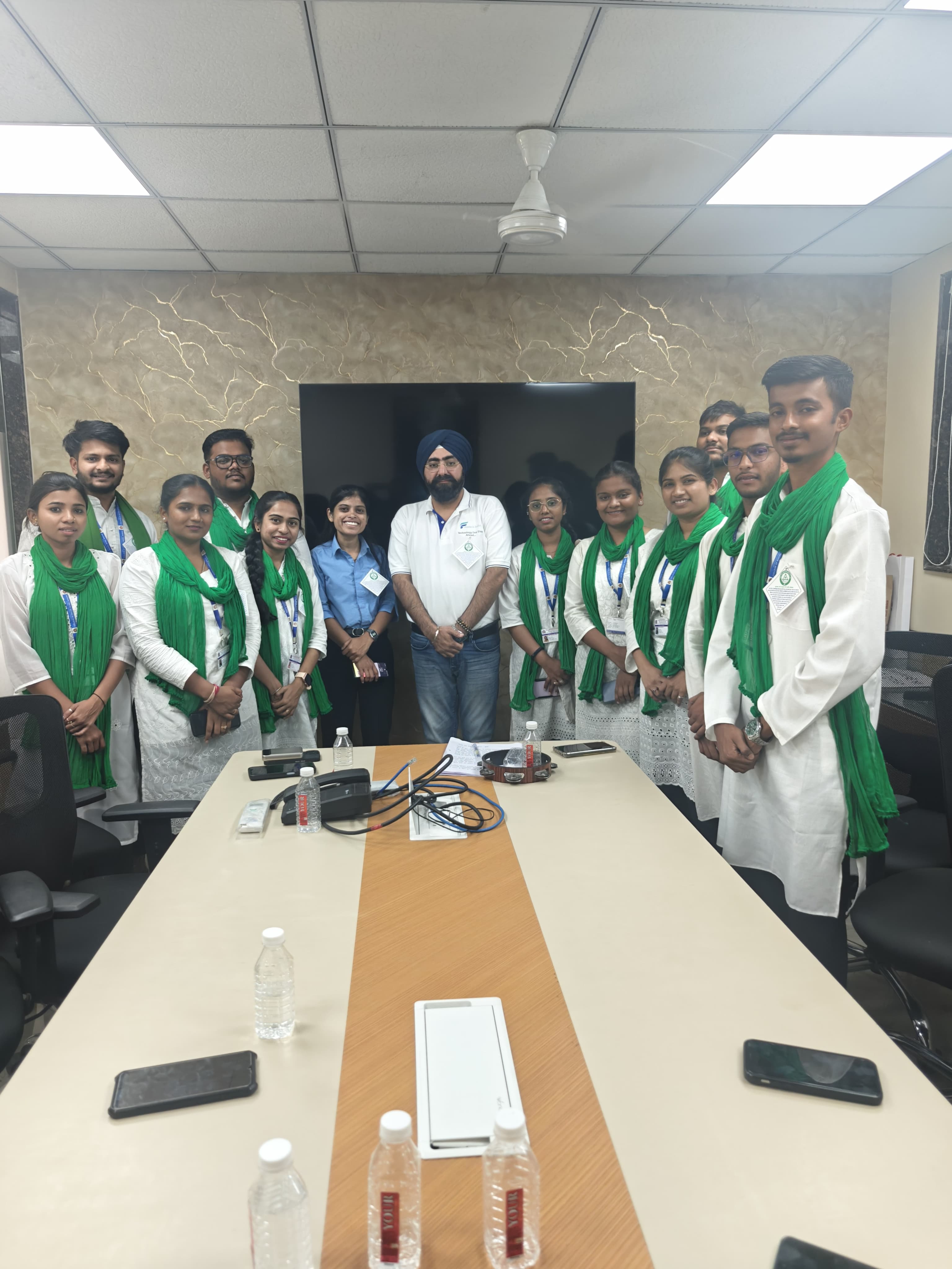 Boardroom interaction between Fastech management and social work students